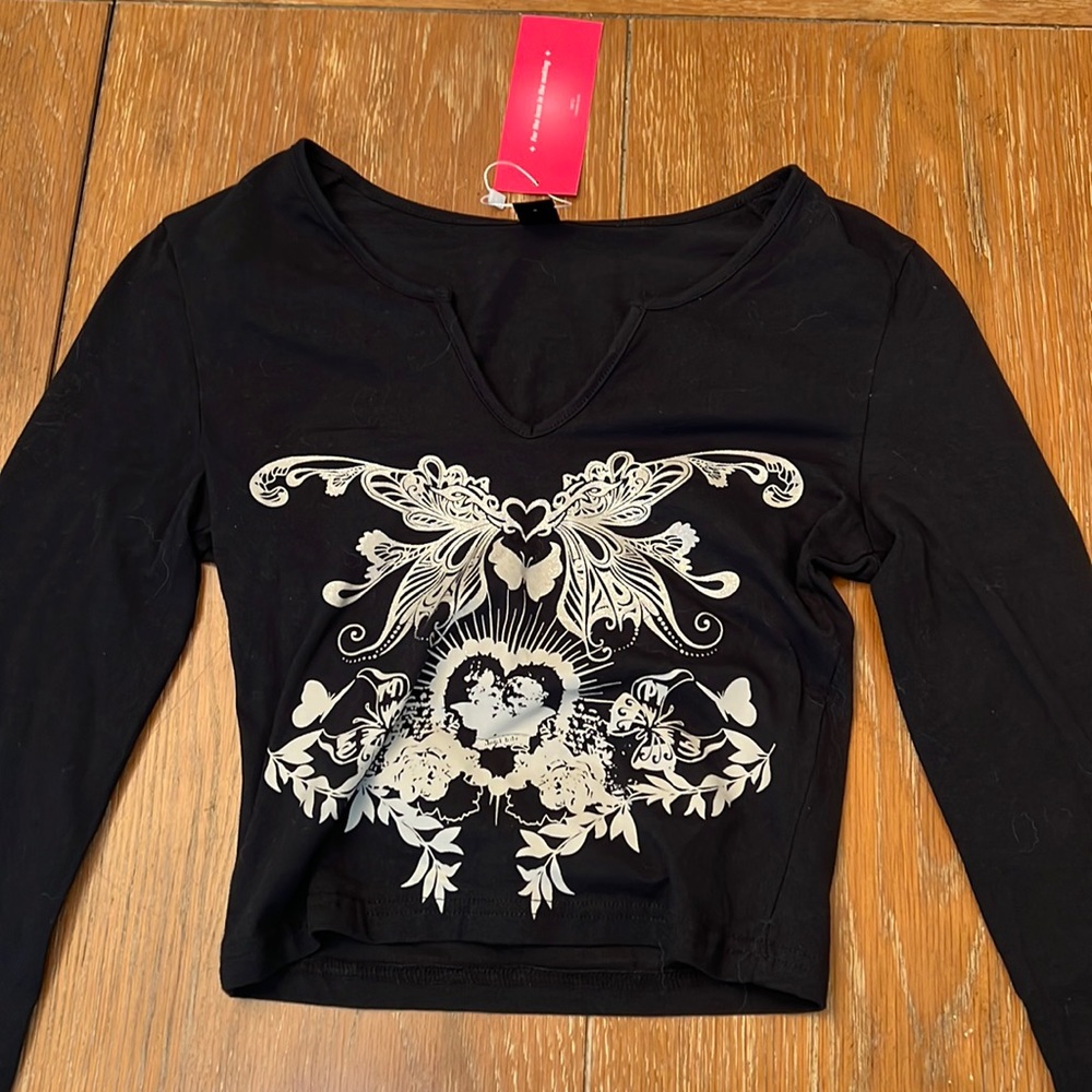 Brand new shirt (still tagged) from shein, never worn
